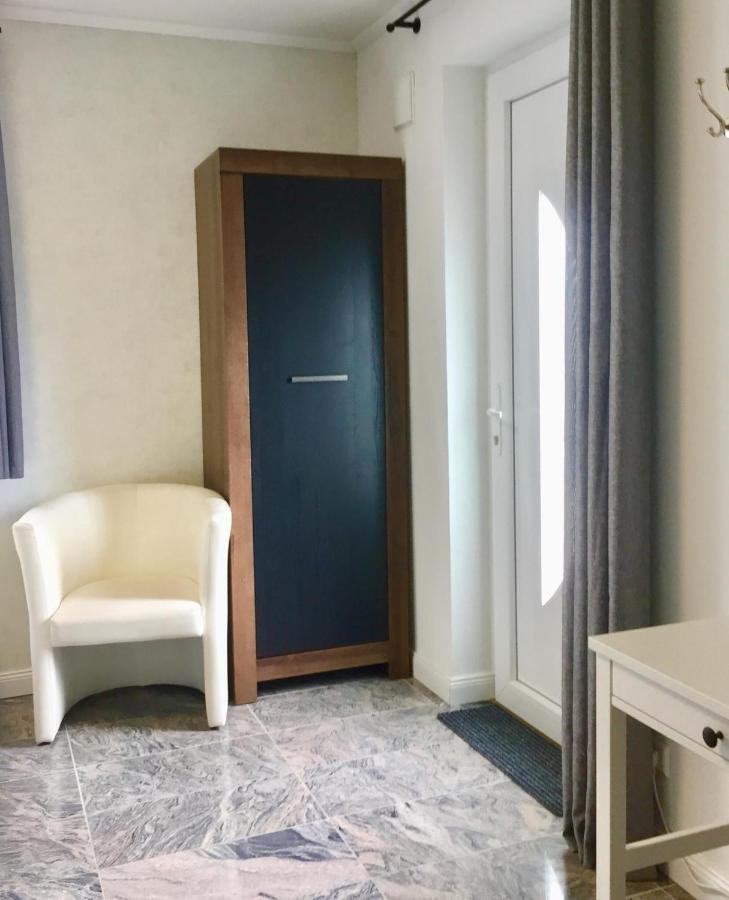 Neues Zimmerapartment Mit Bad Neckarwestheim Exteriér fotografie